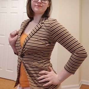 Tan/black blazer jacket w/ two front pockets